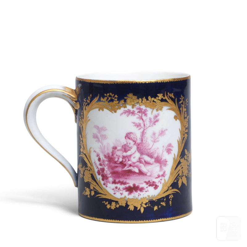 A large Vincennes blue-ground mug or tankard (pot à boire), dated 1754 - 图3